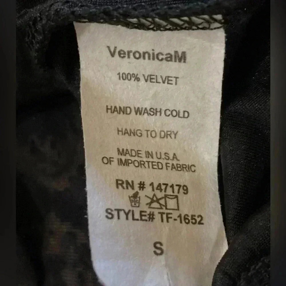 Veronica M baroque velvet black Vneck witchy whimsigoth 3/4 sleeves top blouse S - Picture 9 of 12
